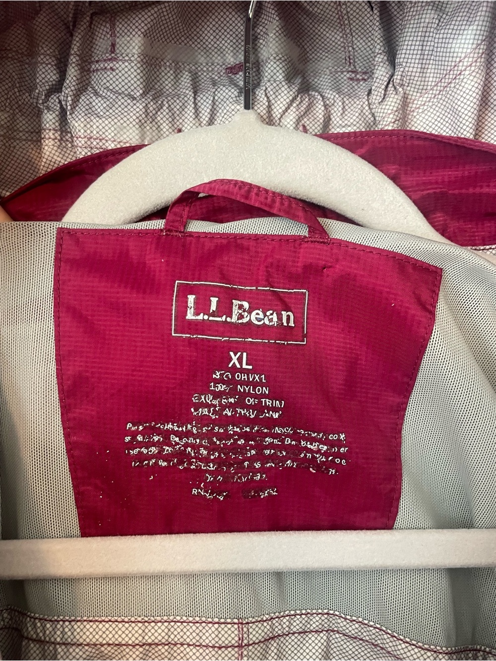 LL Bean Women’s Waterproof Hooded Jacket - Picture 4 of 5